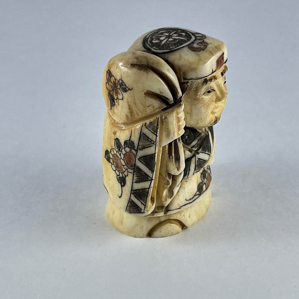 Статуэтка нэцкэ Эбису с мешком