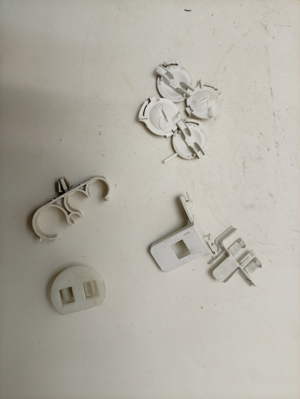 WLF24271CE/02 кт31 Пластиковый крепеж, защёлки и заглушки для стиральной машины Bosch б/у