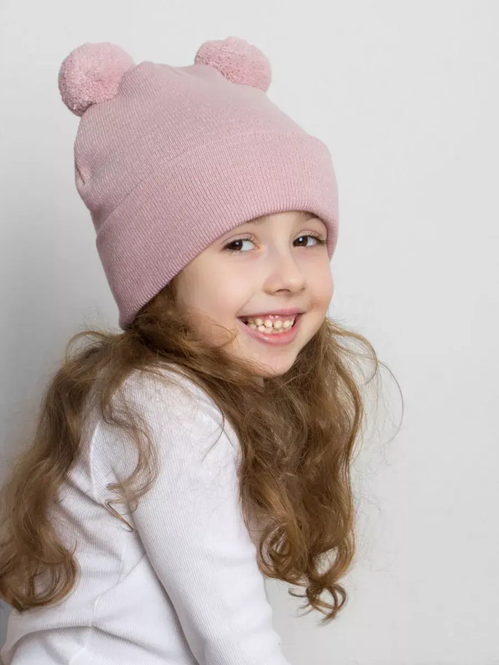 Шапка для девочки осенняя с помпоном