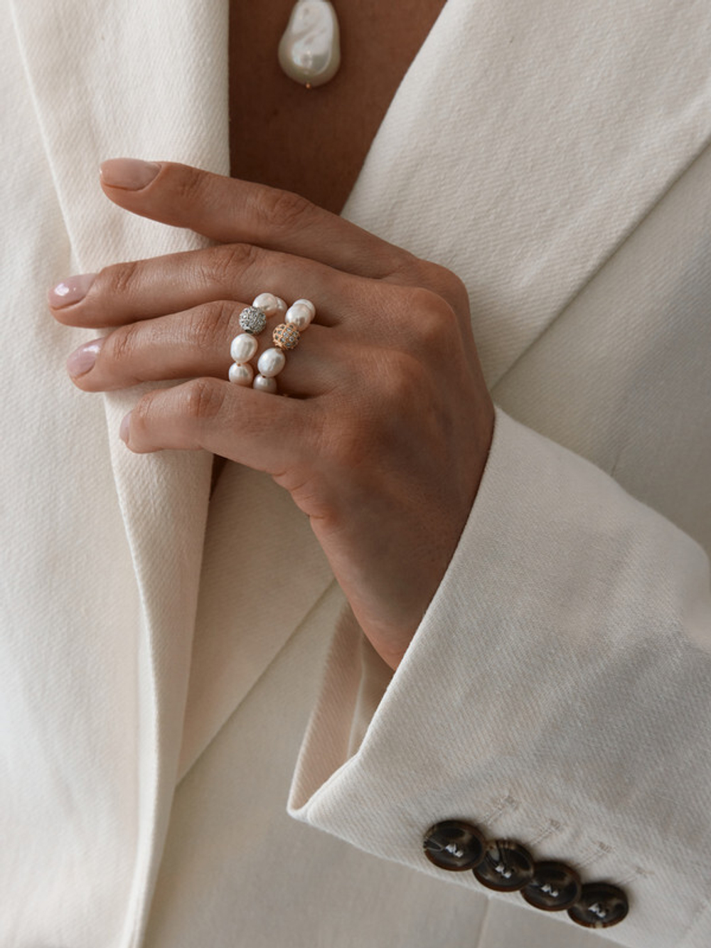 91003232 Кольцо Selena Pearls