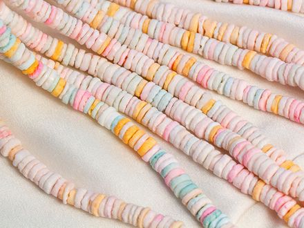 Нить бусин из ракушек 6,5мм (цвет микс)