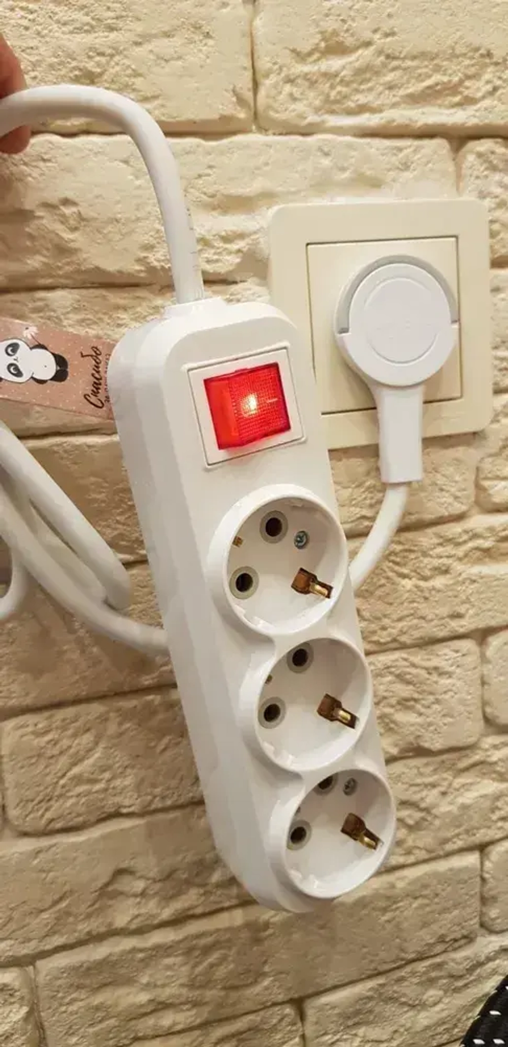 Удлинитель электрический с выключателем плоской потайной вилкой невидимкой С кольцом (за шкаф) 3 розетки 3 Метра