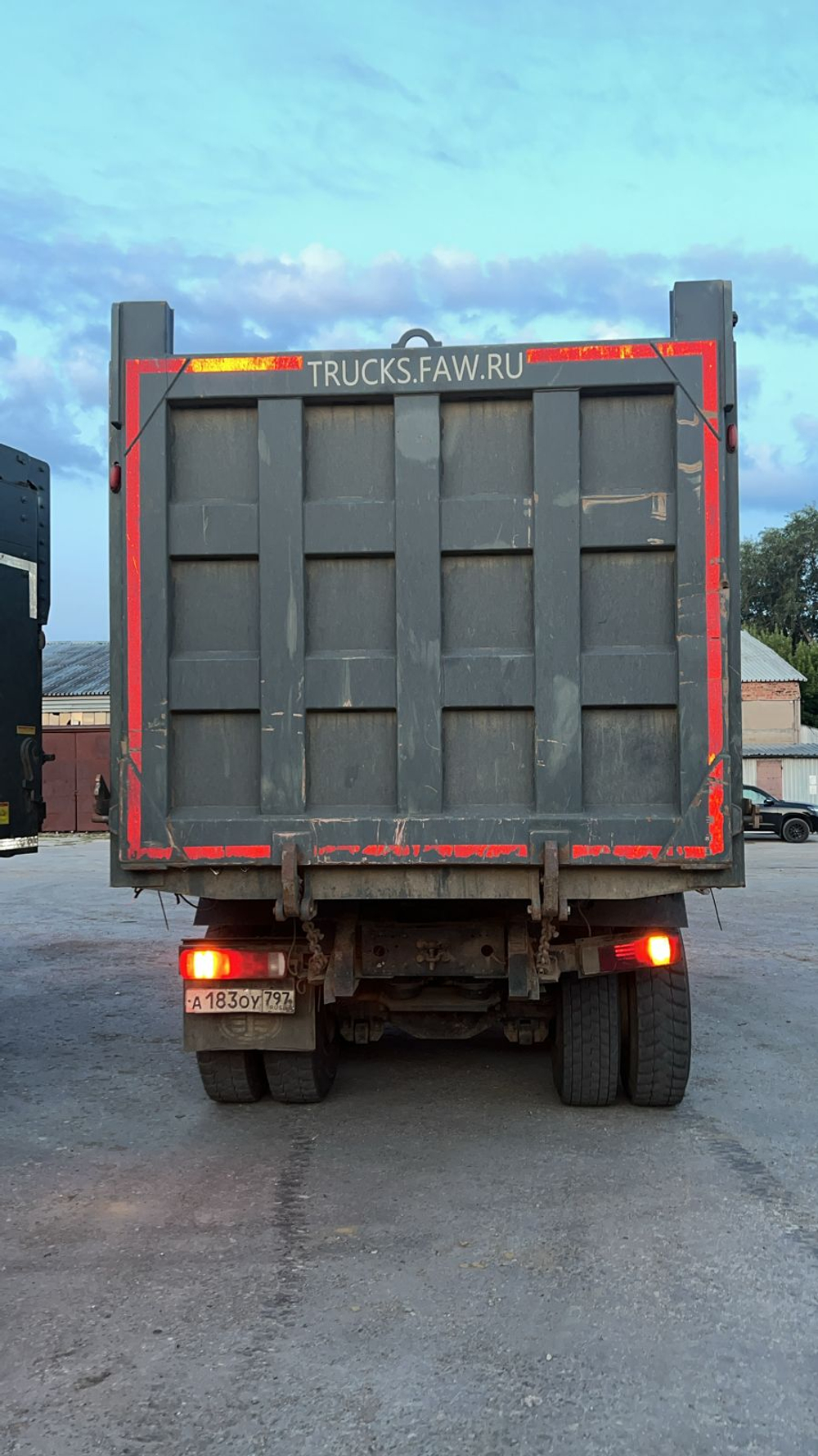 FAW J6 8x4 Самосвал СА3310Р66K24T4E5 (Дизельный, 11,1 л, 420 л.с., МТ)
