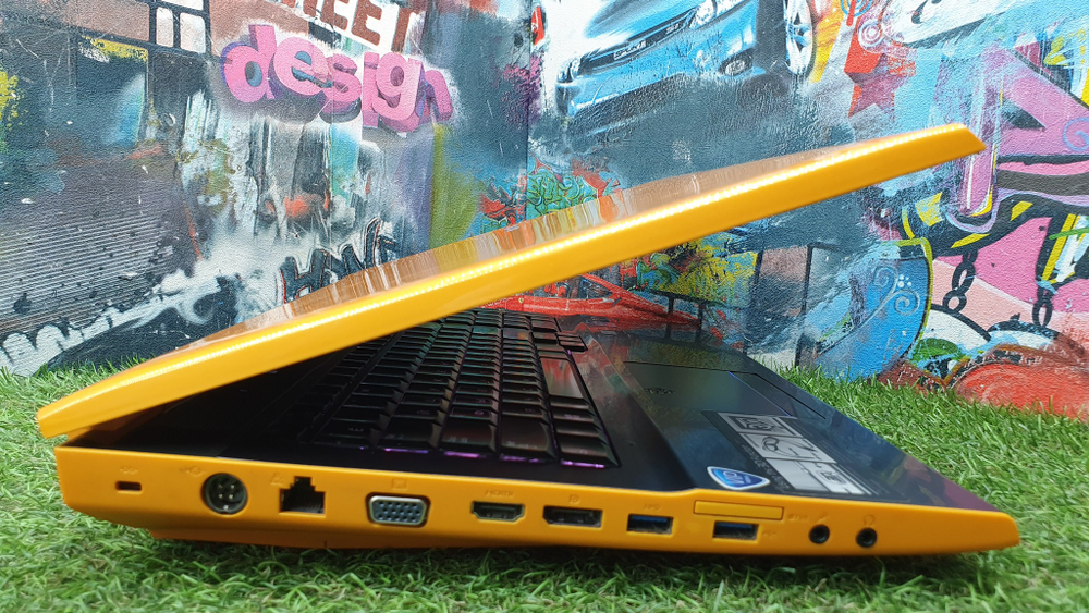 Игровой 17" Samsung i7/8 Gb/6900M 2ГБ/ 120 Hz