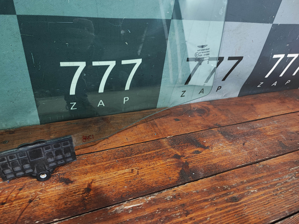 Стекло двери задней левой Genesis G70 17-нв Б/У Оригинал 83410G9410