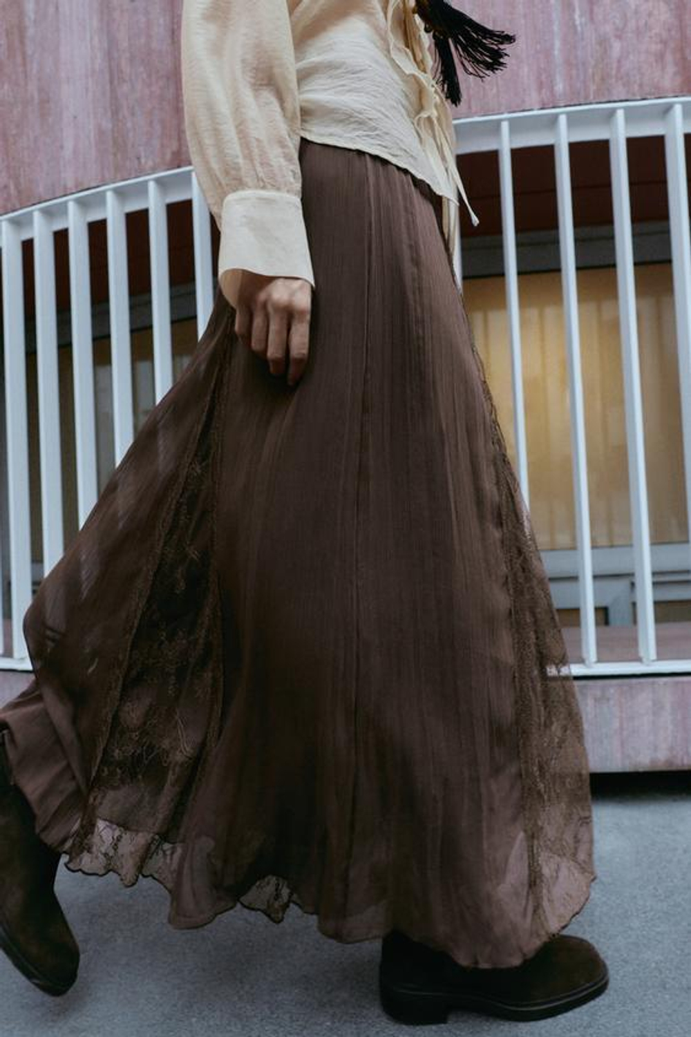 ZARA ЮБКА С КРУЖЕВНЫМИ КЛИНЬЯМИ ГОДЕ, ТЕМНО-КОРИЧНЕВЫЙ