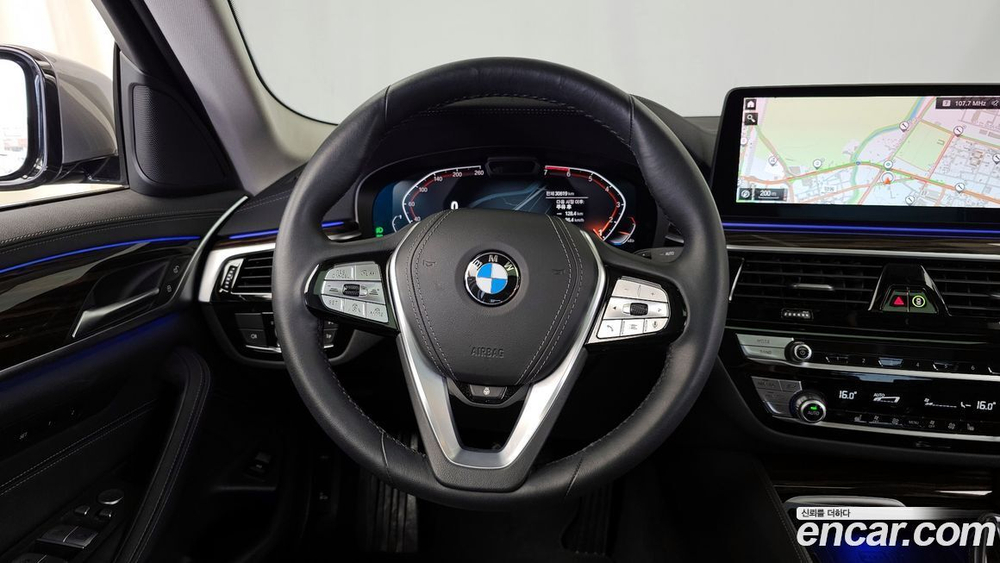BMW 5 Series (G30) 520i Luxury (05.2022)