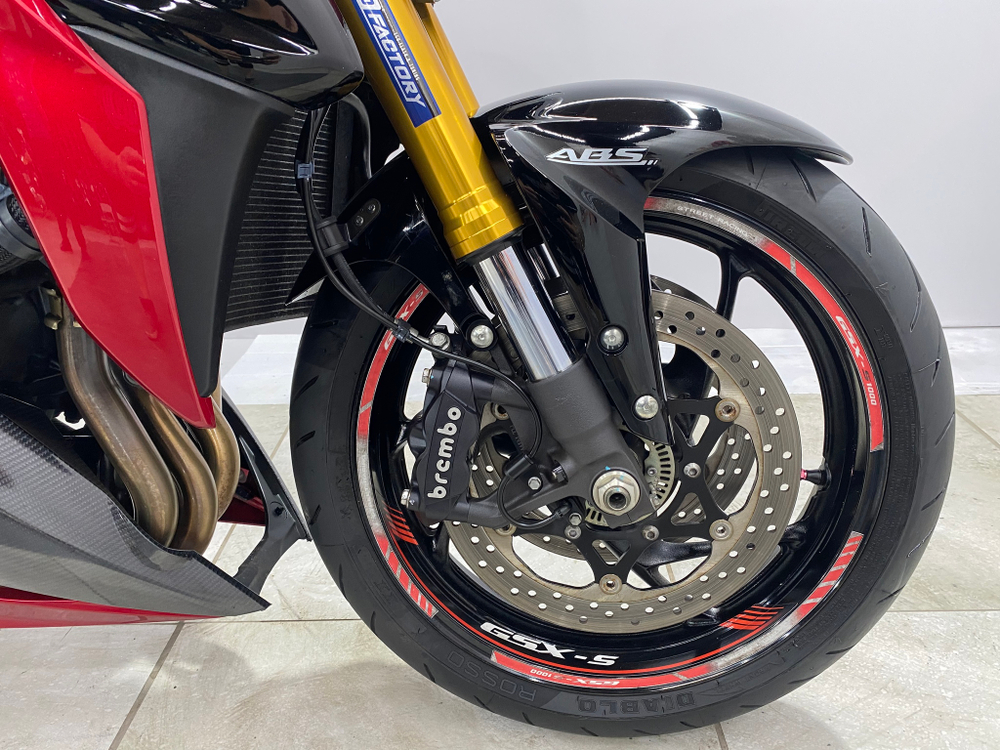 Suzuki GSX-S1000 049268
