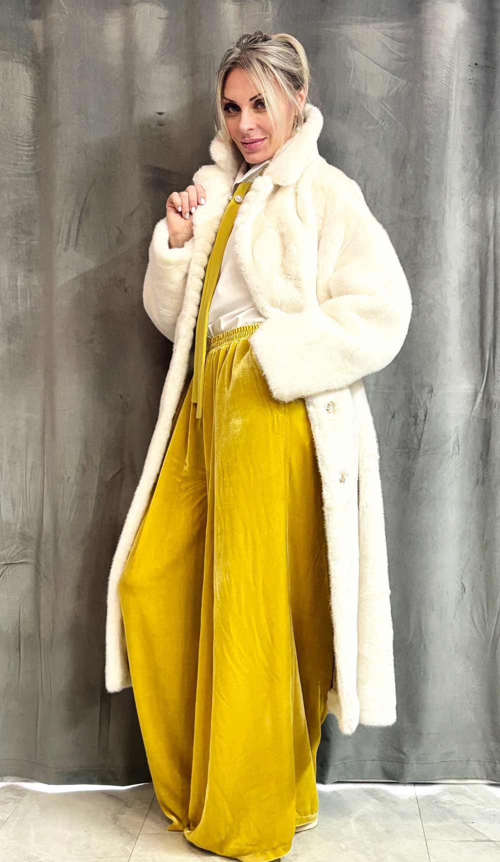 Шуба /белая /классика/ эко мех