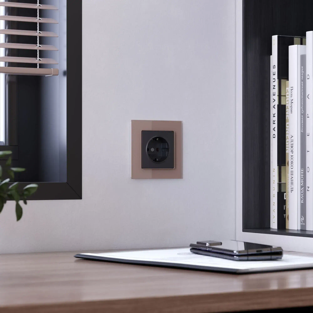 Рамка из стекла на 1 пост Favorit латте W0011142