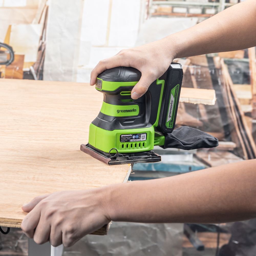 Плоская шлифмашина акк. Greenworks G24SS14, 24V, 115x140мм, 5500 об/мин, ампл. 1,6 мм,1х2Ач,ЗУ,кор (3100507CUA)