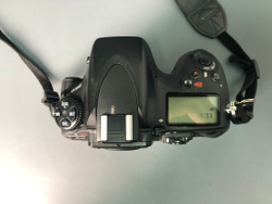 Nikon D800, 667322 кадров пробега.