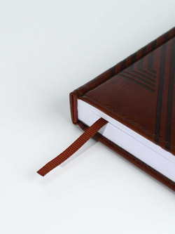 Ежедневник датированный 2026 ESCALADA, А5, 176 л., арт. 70219/ 15 САРИФ КОРИЧНЕВЫЙ (кожзам: 146x211 мм, твёрдый переплёт с поролоном, материал обложки: искусственная кожа "Сариф"; декор: блинтовое тиснение; способ крепления блока: ниткошвейный; вн. б