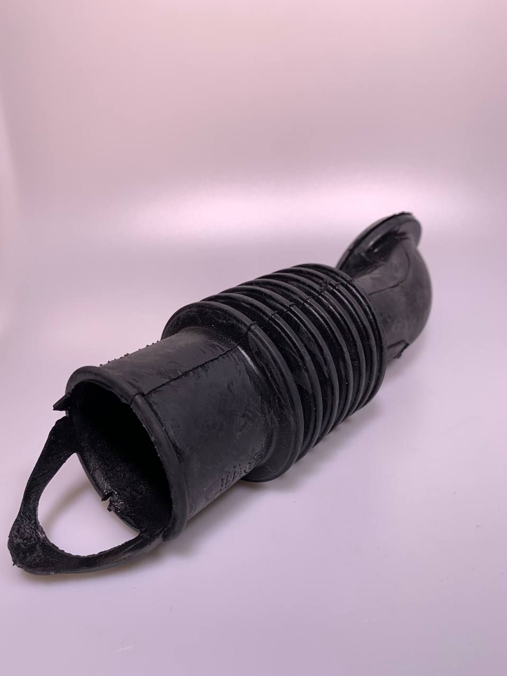 Патрубок для стиральной машины Indesit заливной C00066183