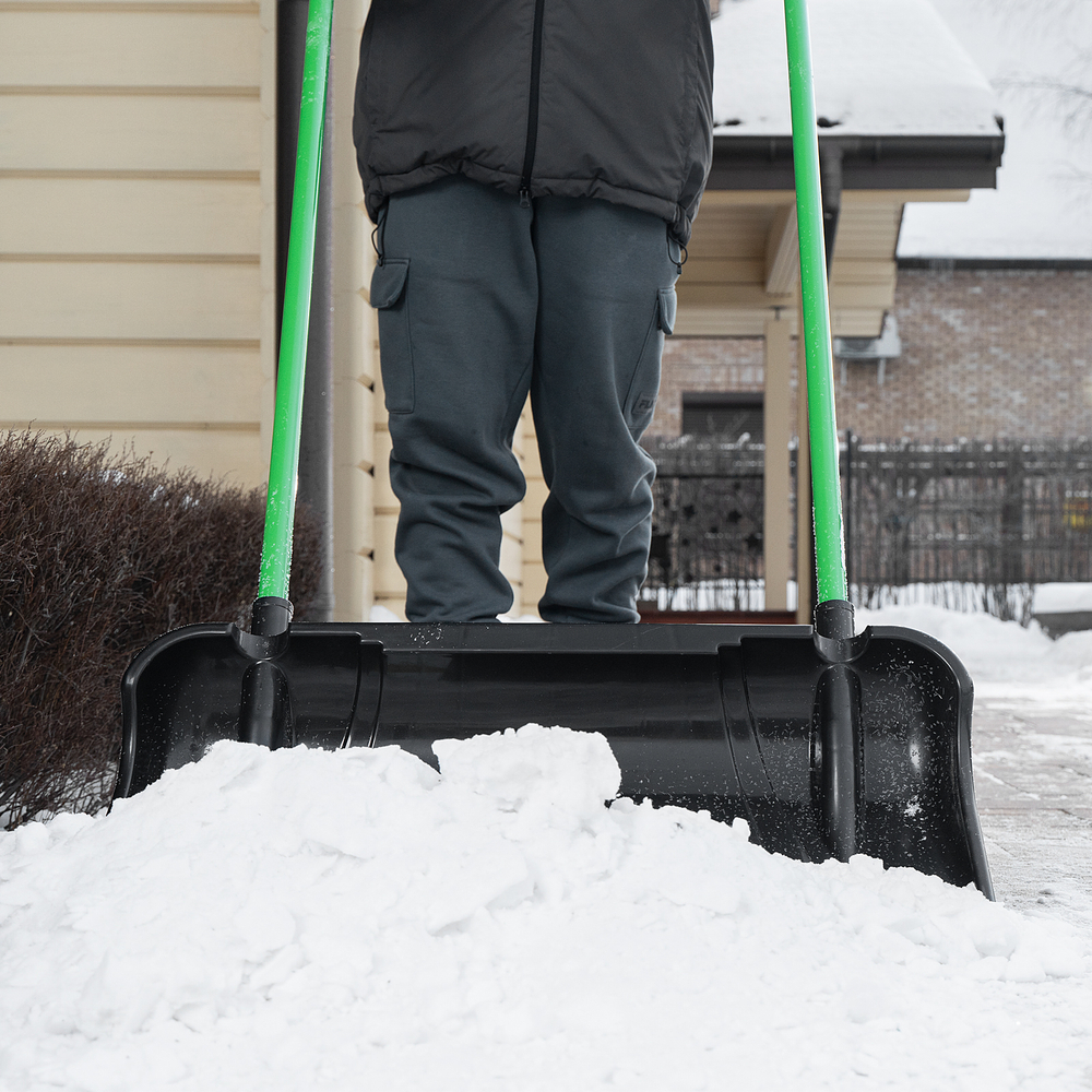 Скрепер для уборки снега, полипропилен, 710х320х1325 мм, усиленная стальная рукоятка, BASE Palisad