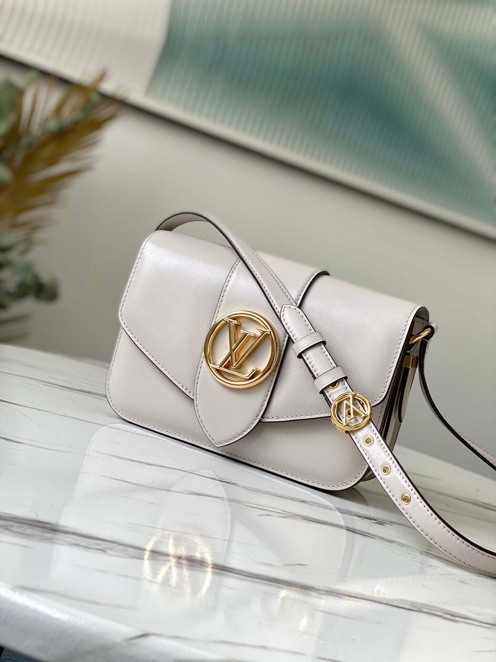 Louis Vuitton Pont 9