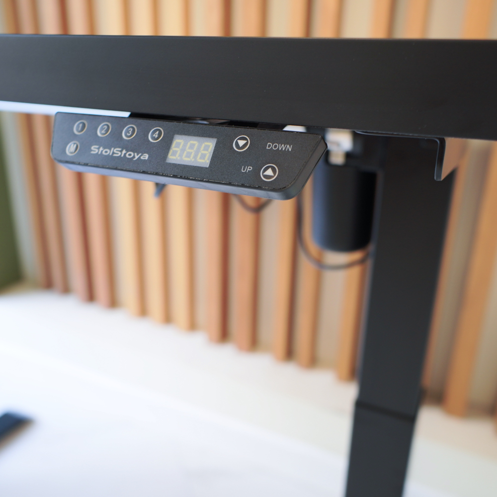 Регулируемый компьютерный стол Motor UP с регулировкой по высоте — столешница МДФ черный