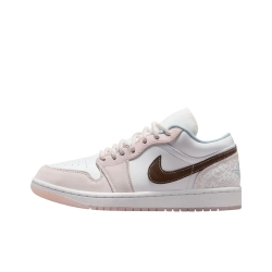 Женские кроссовки Air Jordan 1 Low 'Light Soft Pink' IB8859-101