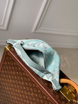 Louis Vuitton Discovery Bumbag