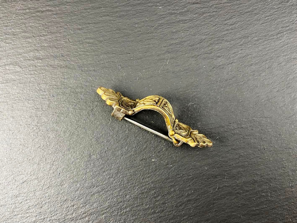 Фибула. Франки 8-9 в. (равноплечная)