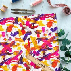 Ткань муслин яркие мазки краской на белом фоне