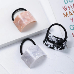 Резинка для волос черно-белая