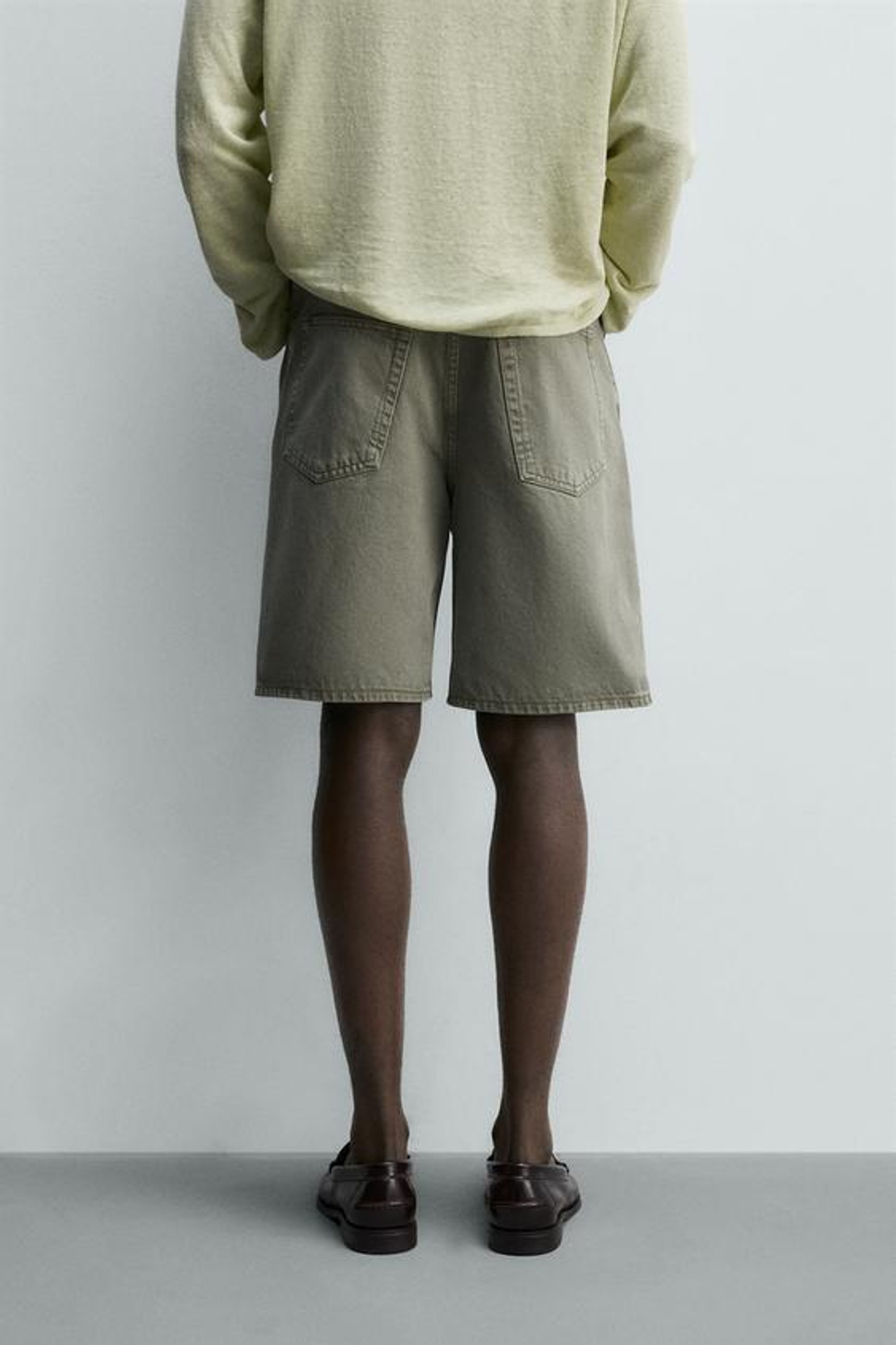 ZARA ДЖИНСОВЫЕ ШОРТЫ REGULAR FIT, ЗЕЛЕНЫЙ/СЕРЫЙ