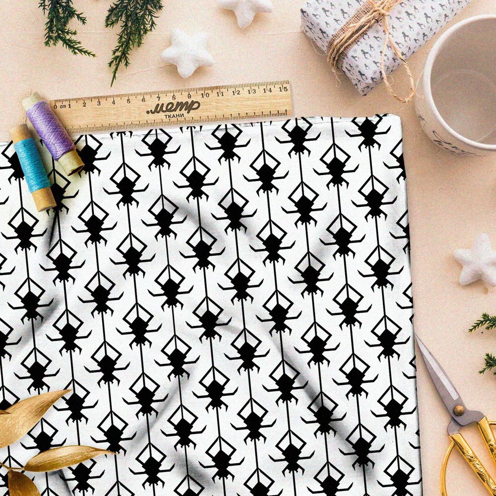 Ткань футер 2-х нитка чёрные пауки на бежевом фоне