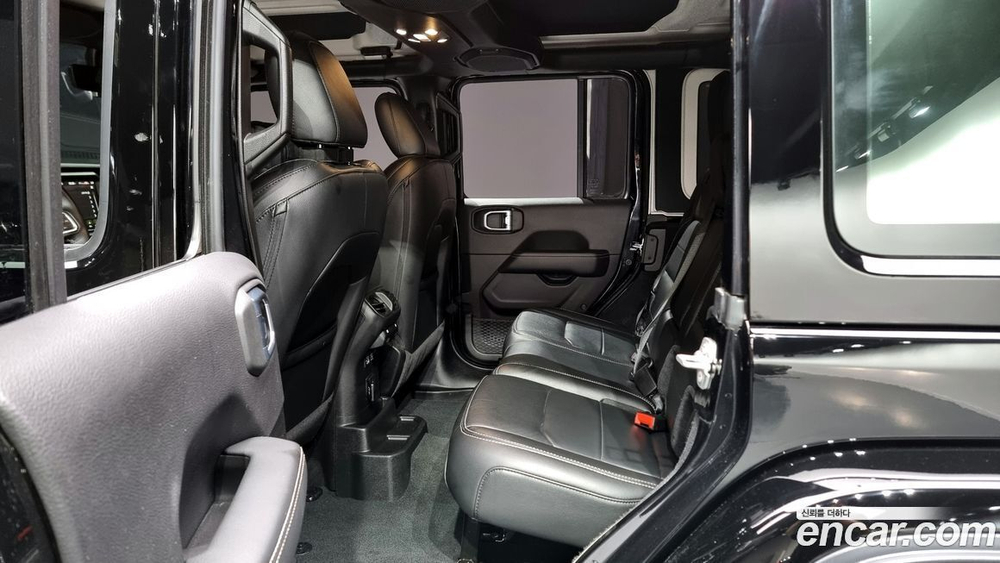 Jeep Wrangler (JL) 2.0 Overland Power Top 4 даери (10.2022)