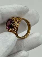 Кольцо с фиолетовым кристаллом