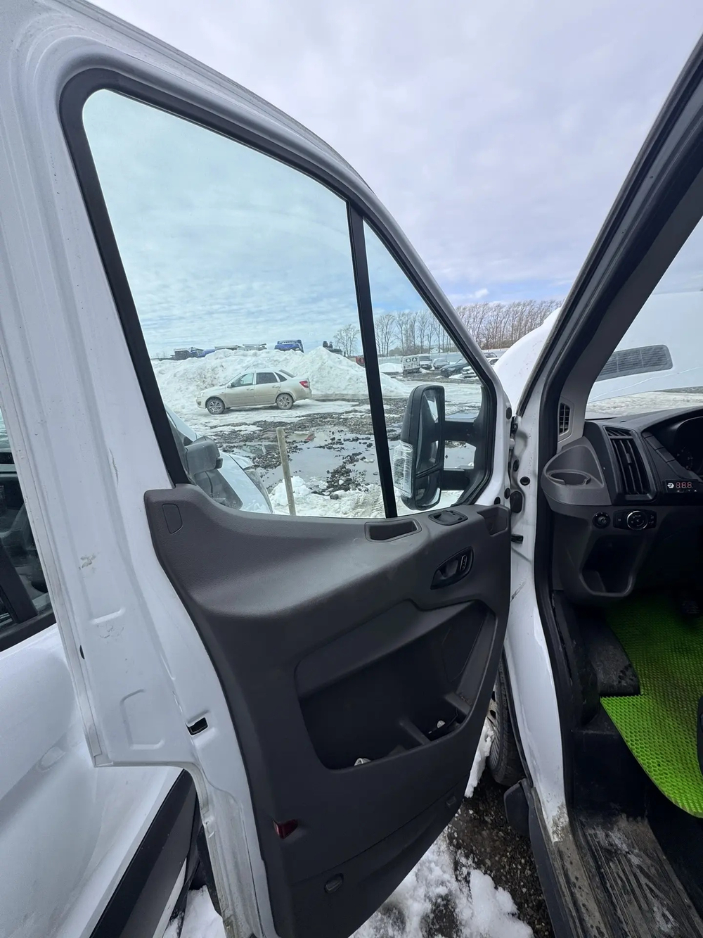 Ford TRANSIT Микроавтобус Chassis Cab Isothermal Box SVO 470E L4H1 2.2TDi 155hp 6MT RWD