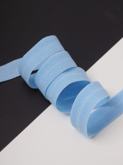 Бейка эластичная голубая матовая ширина 15 мм