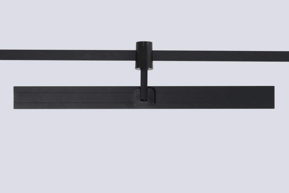 Светильник трековый для гибкой магнитной системы Crystal Lux CLT 0.37 001 18W BL SMART