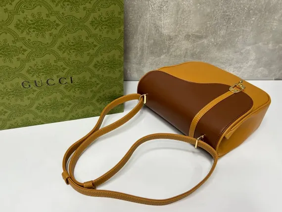 Кожаная сумка через плечо Gucci коричневый