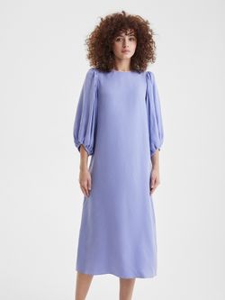 Платье с пышными рукавами цвета лаванды