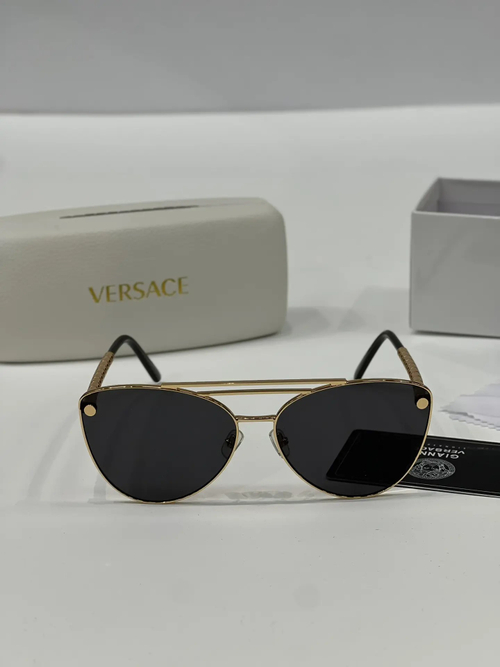 Солнцезащитные очки Versace