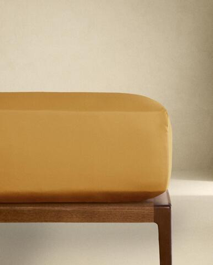 Zara Home - Атласная простыня с эластичной лентой, высота 30 см (вес 300 нитей), горчичный, 180х200х30 см