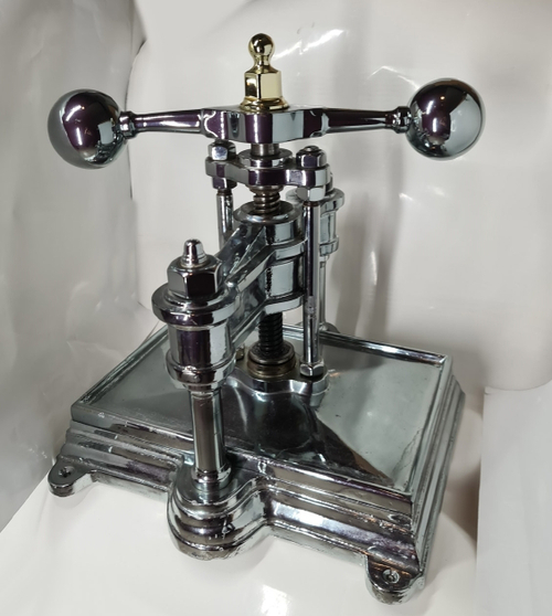 Пресс обжимной для книг. Эксклюзив. Декоративный. Выставочный образец