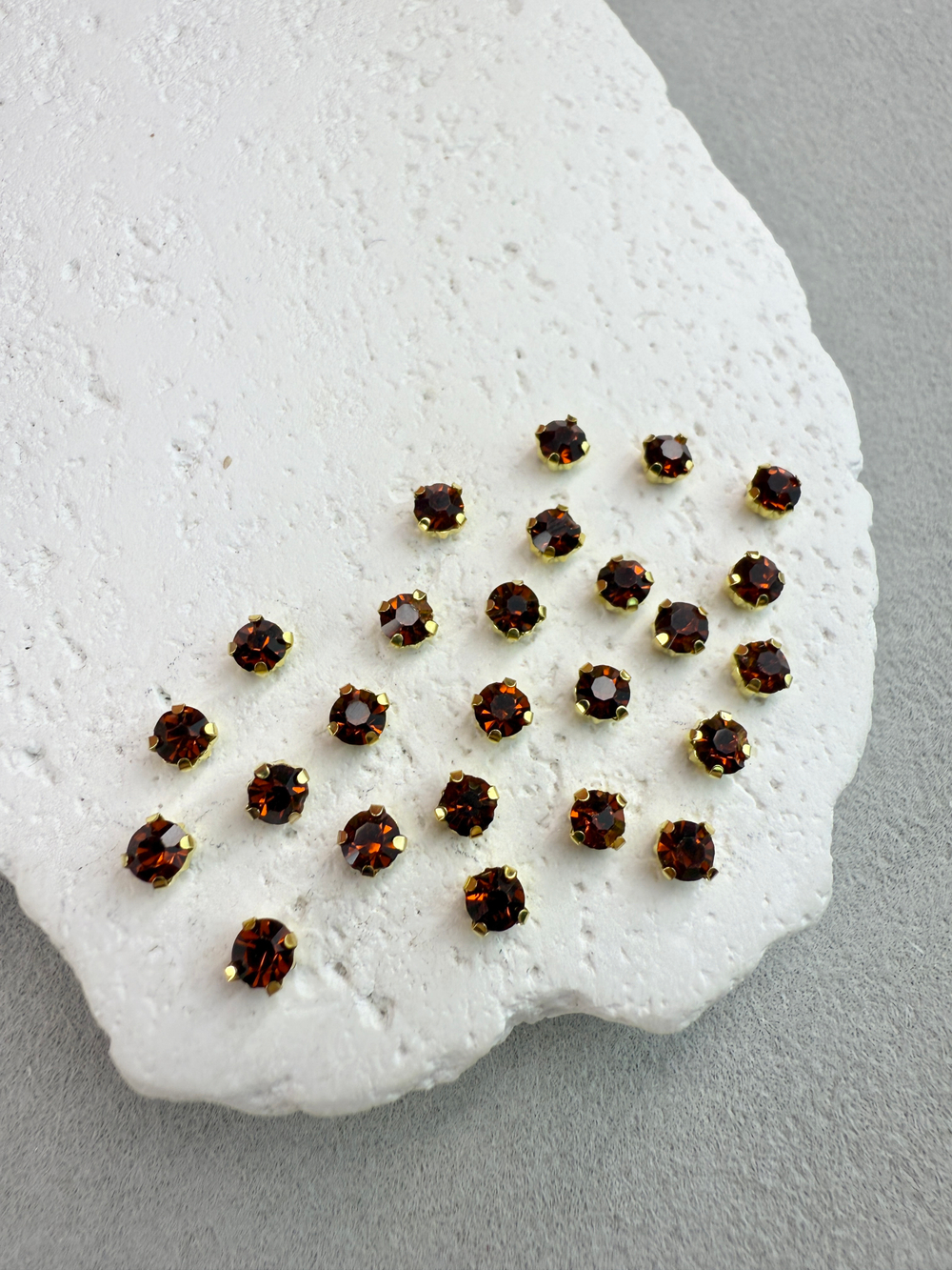 Шатоны 4 мм, Дымчатый топаз в золоте, 25 шт