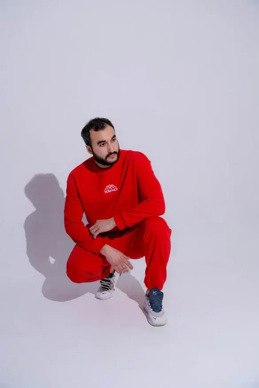 Свитшот классический, свитшот обычного кроя, свитшот прямого кроя, свитшот-крю, свитшот без капюшона, свитшот с круглым вырезом, базовый свитшот, простой свитшот, свитшот минималистичный, свитшот приталенный классический, свитшот свободного кроя классический, свитшот из хлопка, свитшот из футера, свитшот из флиса, свитшот хлопковый, свитшот плотный, свитшот из мягкого трикотажа, свитшот из смесовой ткани, повседневный свитшот, универсальный свитшот, свитшот на каждый день, спортивный свитшот классический, толстовка классическая без капюшона, простая толстовка, свитшот однотонный, свитшот без принта, свитшот с небольшим логотипом, свитшот с v-образной вставкой на шее, свитшот на молнии классический, свитшот с карманом, свитшот с боковыми карманами, свитшот мужской классический, свитшот женский классический, свитшот унисекс базовый