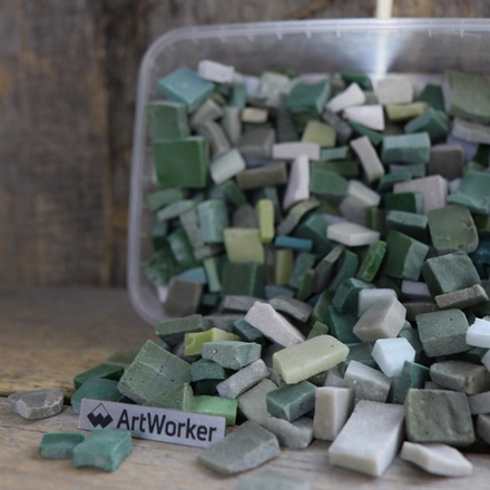 Смальта колотая разноформатная зеленых оттенков, 1.3 кг