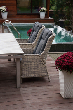 Набор: ГАРДА раскладной обед. стол + 4 кресел ВЕРОНА (цвет серый)