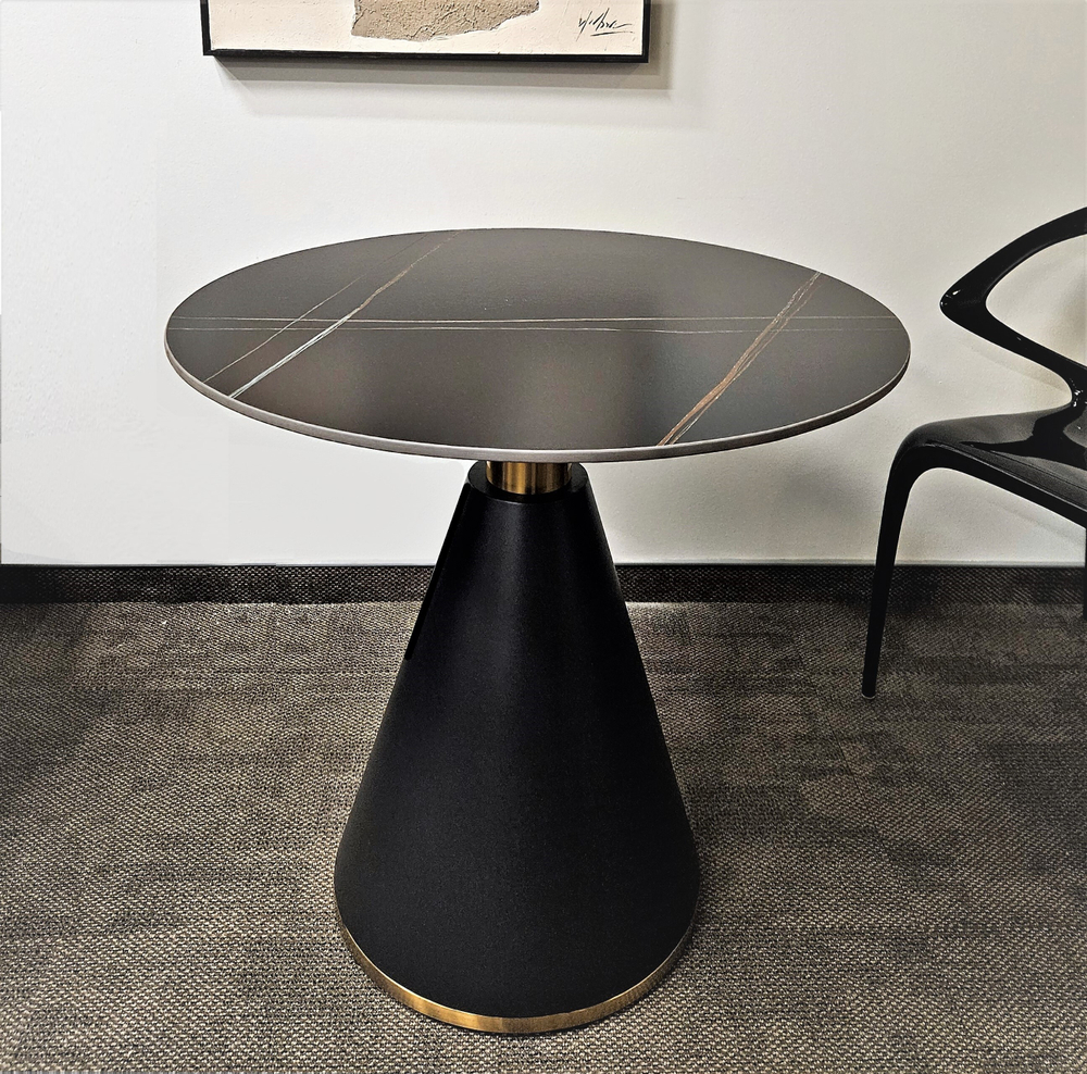 Стол черный Piza