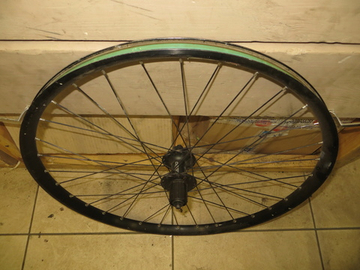 Колесо заднее 26" втулка Shimano Deore  спицы DT обод Bontrager