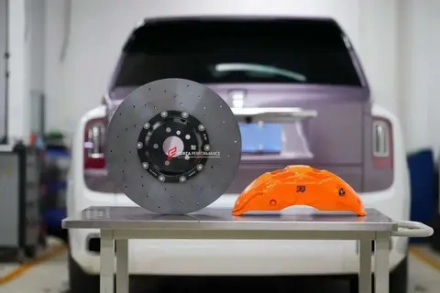 КАРБОН КЕРАМИЧЕСКИЕ ТОРМОЗНЫЕ ДИСКИ ДЛЯ ROLLS-ROYCE CULLINAN 2018-2024 Роллс Ройс