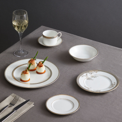Wedgwood Чайная чашка Vera Wang Lace Gold 150 мл с блюдцем