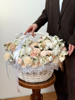 Цветочная корзина в кремовых оттенках размер XL