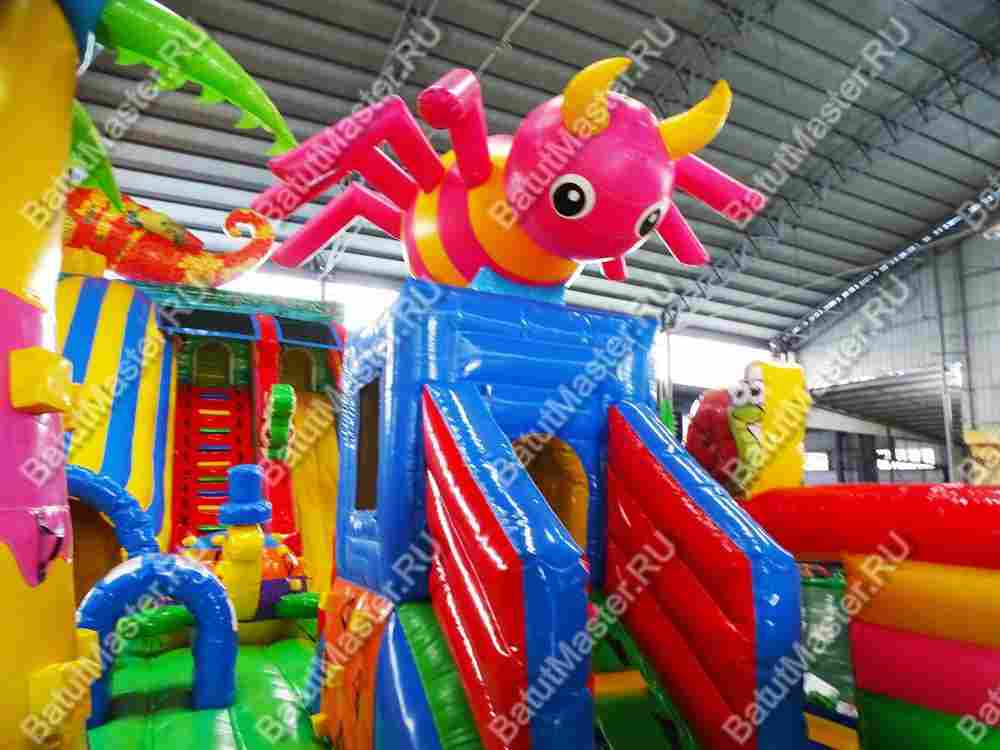 Хамелеон и динозавры 17*9*9 м, два входа