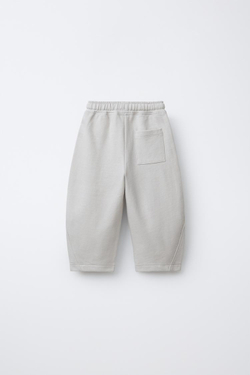 ZARA БРЮКИ BARREL ИЗ МЯГКОЙ ТКАНИ С НАШИВКОЙ, ЦВЕТ ЛЬДА