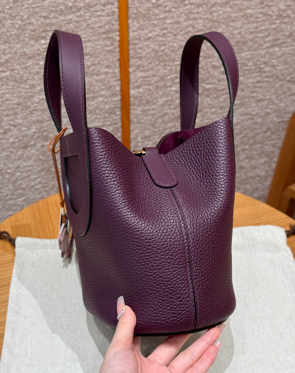 Hermes In The Loop 18 cm